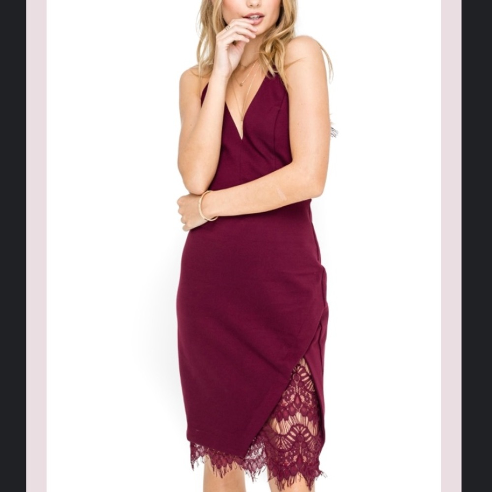 ASTR THE LABEL burgundy mini dress